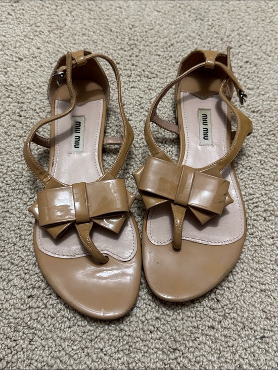 Miu Miu Shoes - Miu Miu Nude/Tan Patent Leather Bow Thong Sandals